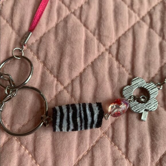 3x35$ 🐿 🍁 CREATION - Flower 🌺 necklace with pink ribbons, side attach, beads - Picture 5 of 7